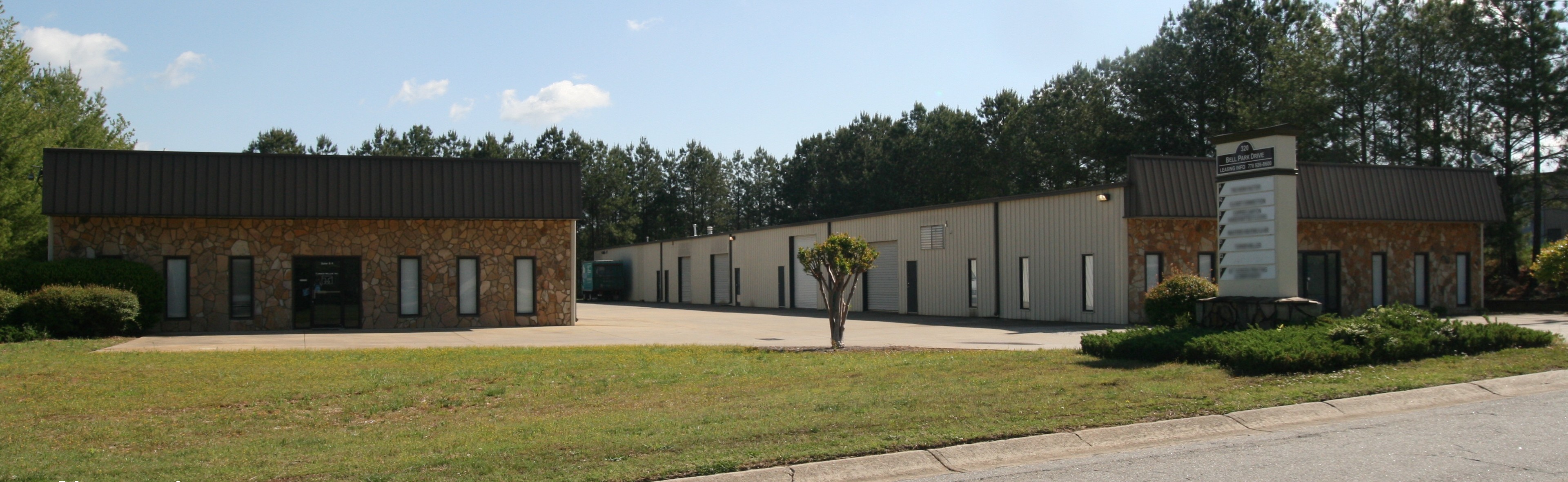 320 Bell Park Exterior
